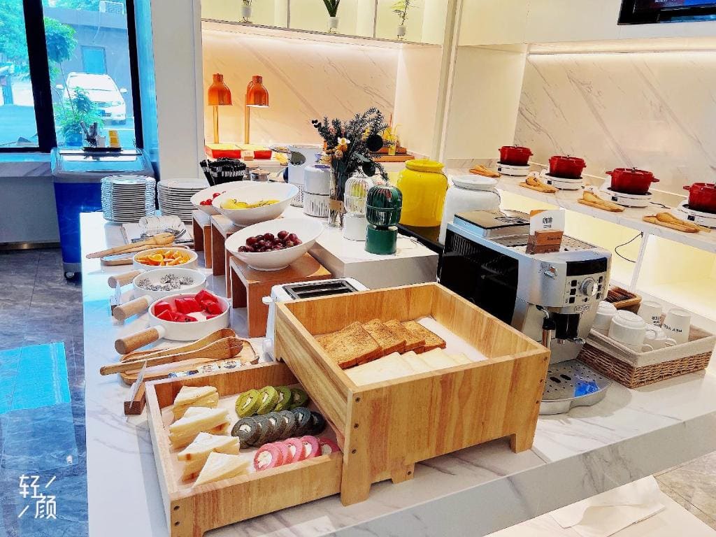 Atour Hotel Zhuhai Gongbei Port Fuhuali CBD - View 5