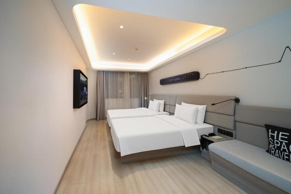 Atour Hotel Zhuhai Gongbei Port Fuhuali CBD - View 7