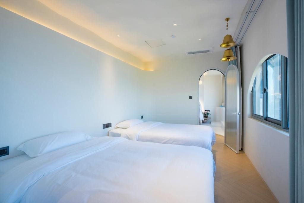 Dali Canghaixueyue Seaview Hotel - Main view