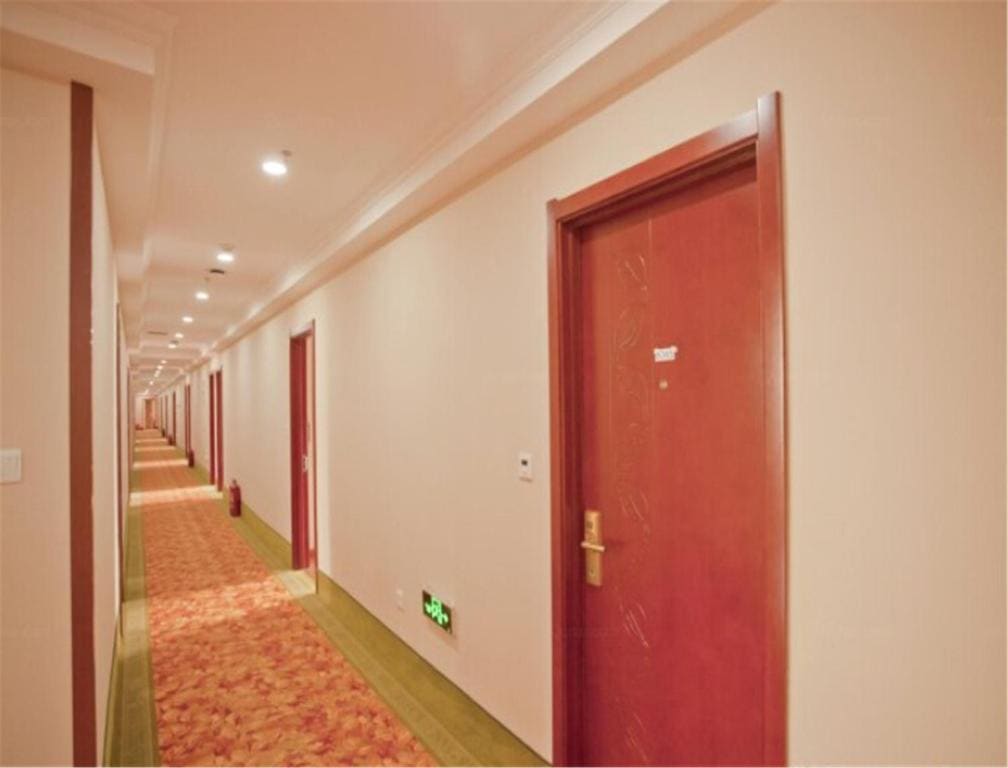 GreenTree Inn Dalian Railway Station South Express Hotel — фото 7