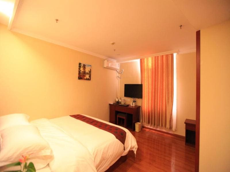 GreenTree Inn Dalian Railway Station South Express Hotel — главное фото