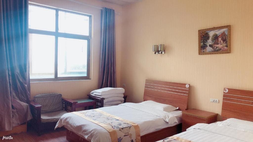 Huashan Gehui Hotel - View 6