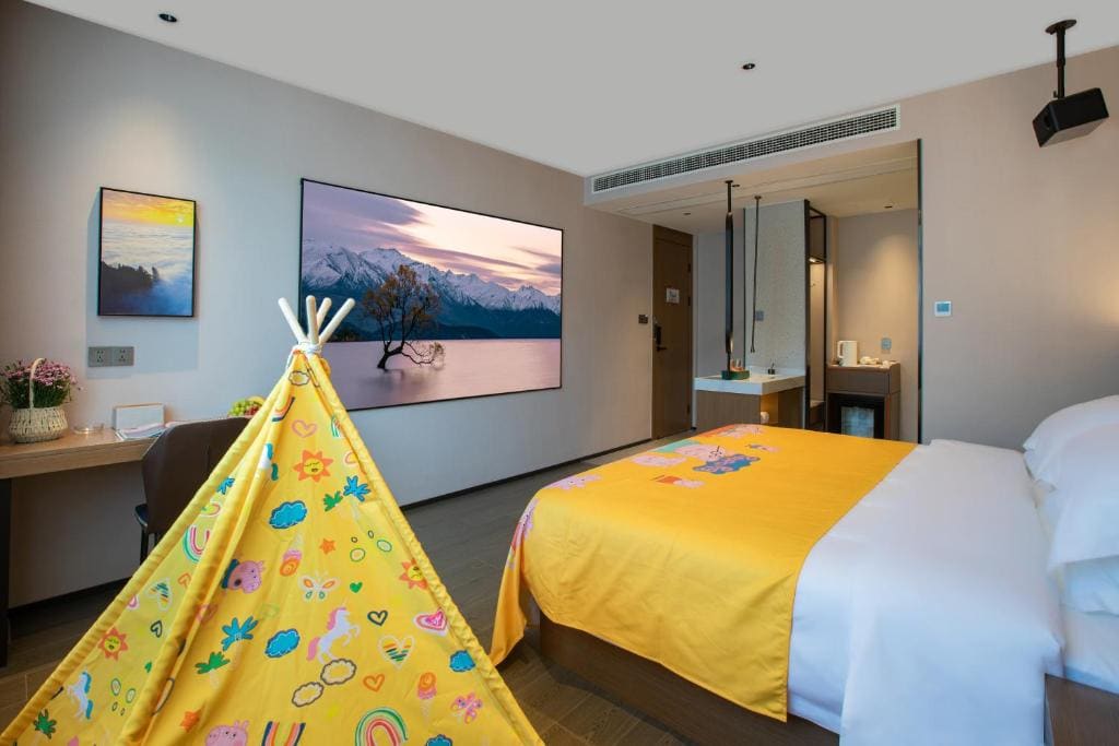 ME Hotel - View 7