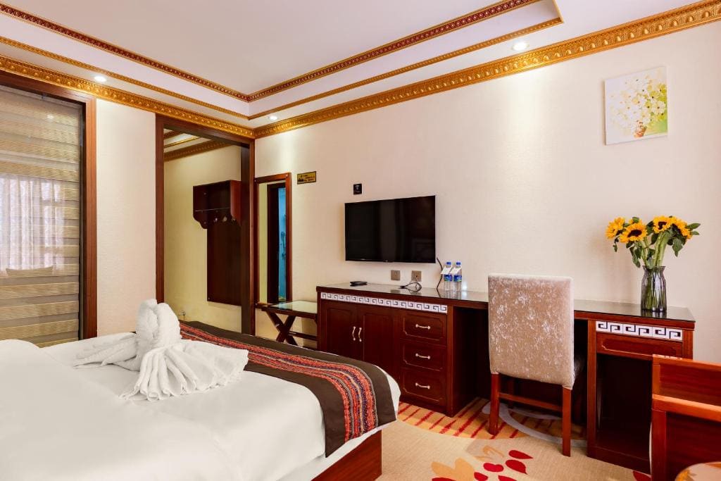 Floral Hotel · Shangri-la Blue Sky - View 6