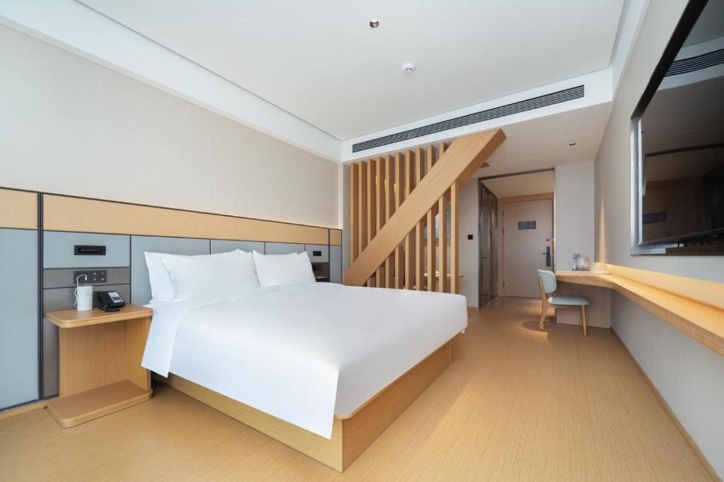 JI Hotel Shanghai Lingang New City Wanda Plaza - View 2