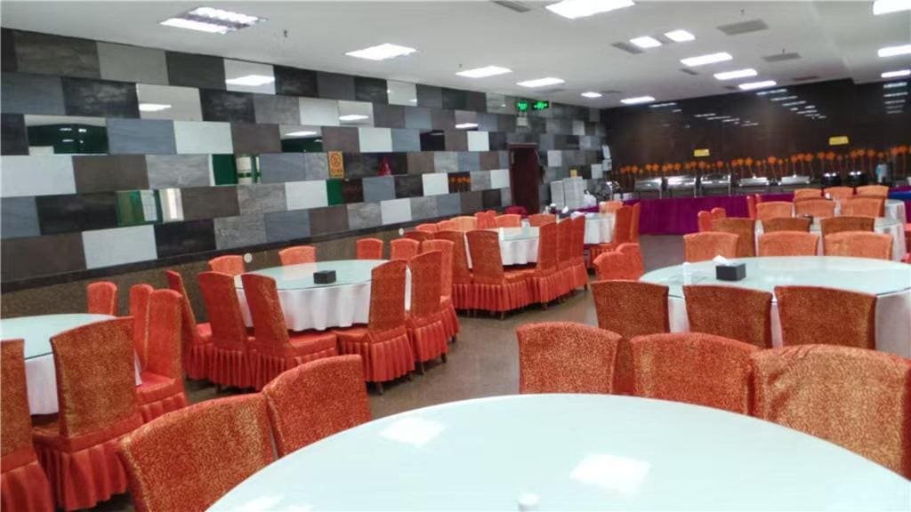 Jing Hua Hotel - Beijing South Train Station Branch - View 4