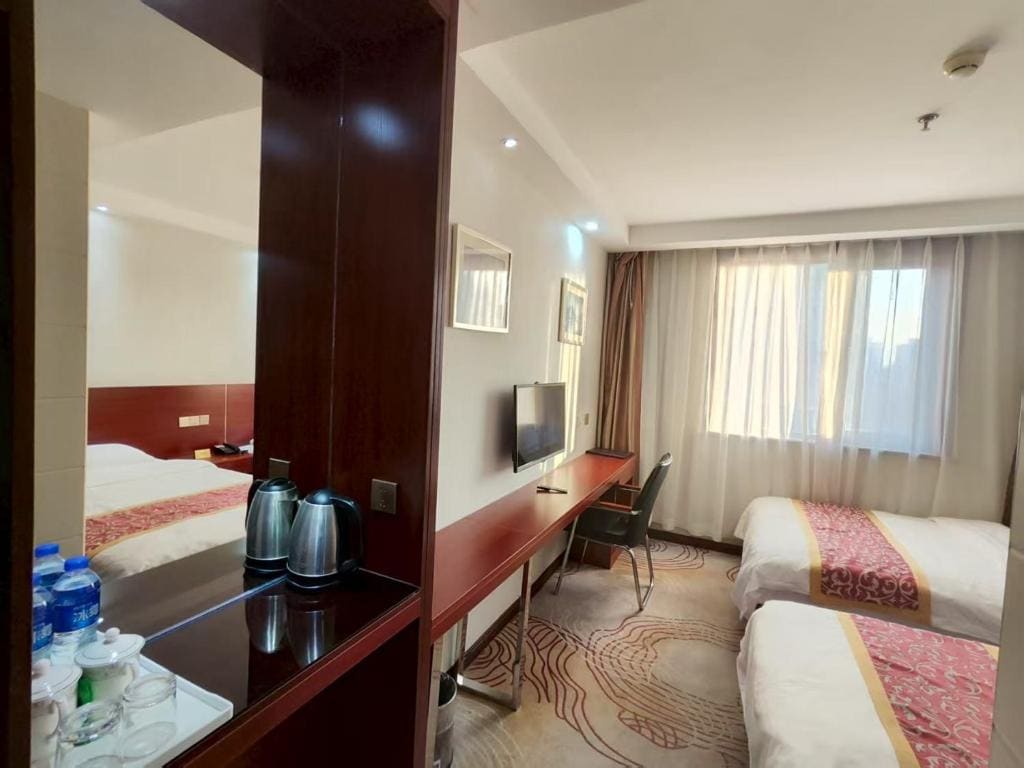 Jing Hua Hotel - Beijing South Train Station Branch - View 2