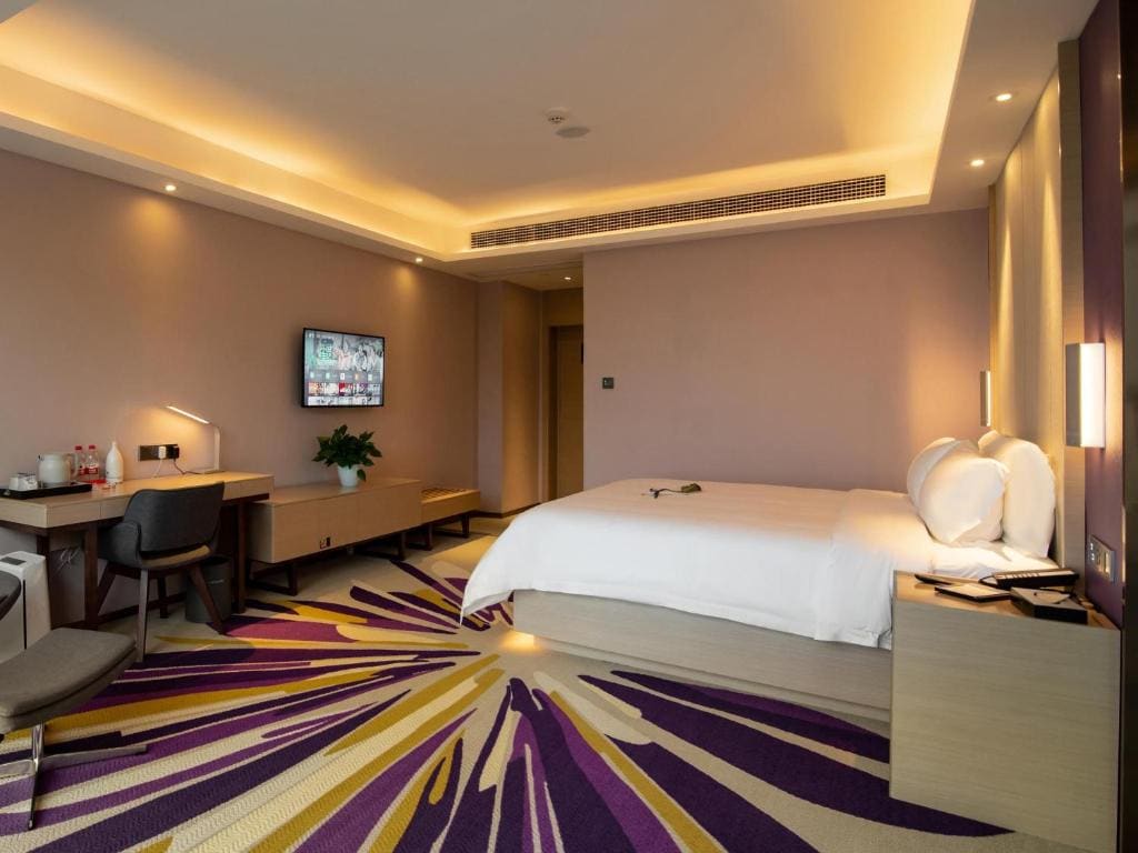 Lavande Hotel Yibin University City Exhibition Center - View 6