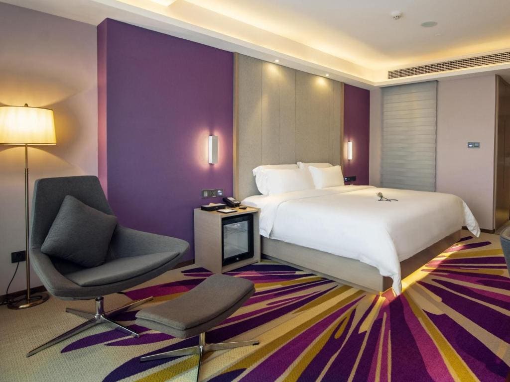 Lavande Hotel Yibin University City Exhibition Center - View 2