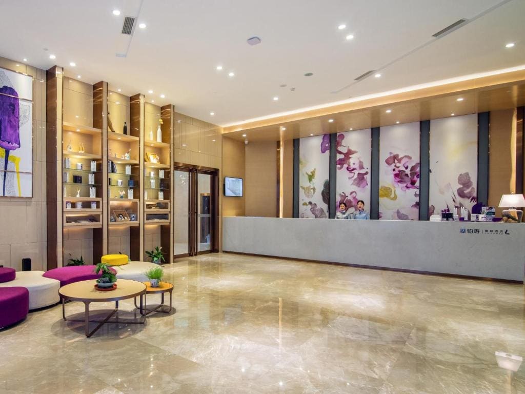 Lavande Hotel Yibin University City Exhibition Center - View 3