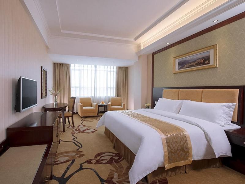 Vienna Hotel Dongguan Changping Avenue - View 2