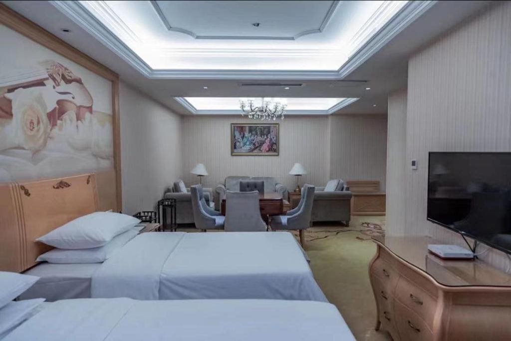 Vienna Intl Hotel Weng'an Qilong Moer City - View 7