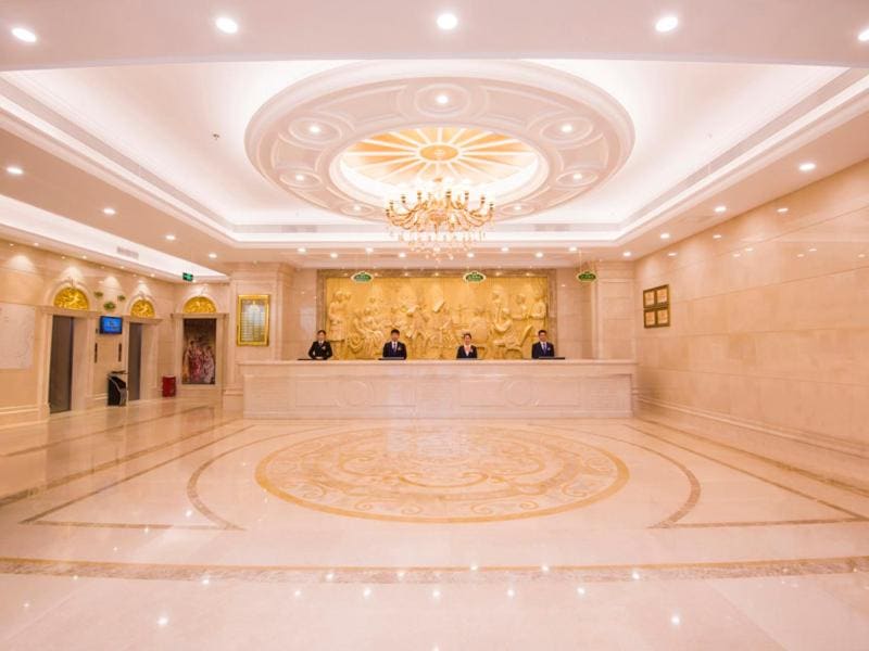 Vienna International Hotel Shenzhen Guangming Avenue - View 4