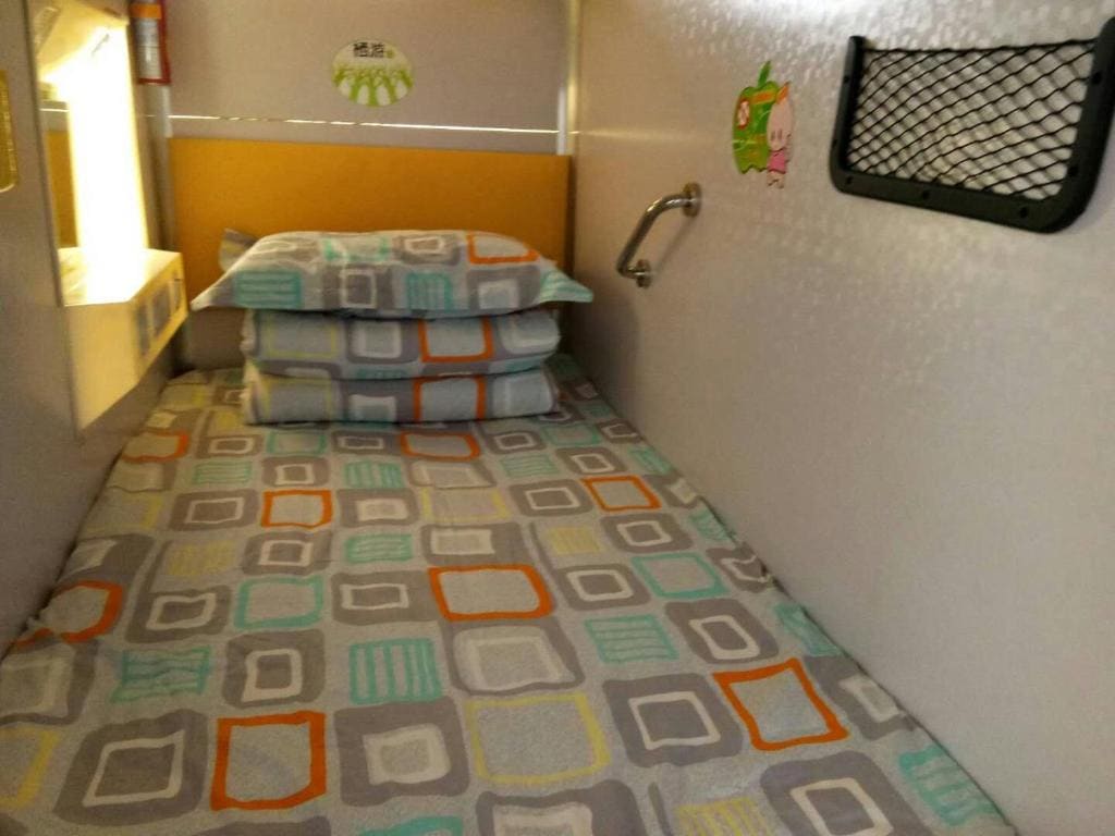 Wuwei Qiyou Space Capsule Hostel - Main view