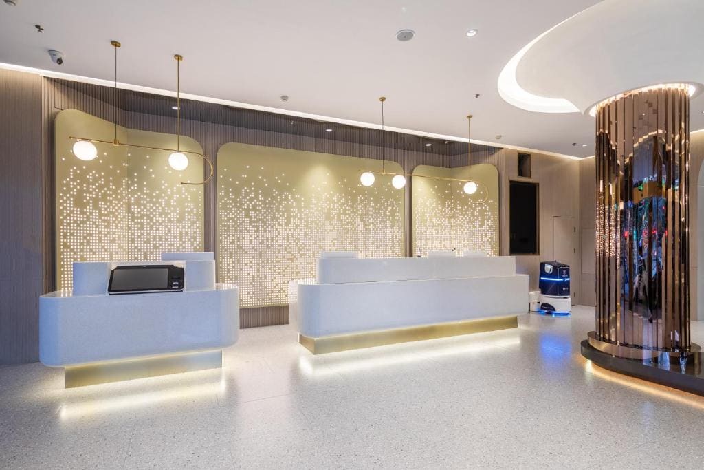 Xinhuating Business Hotel - Main view