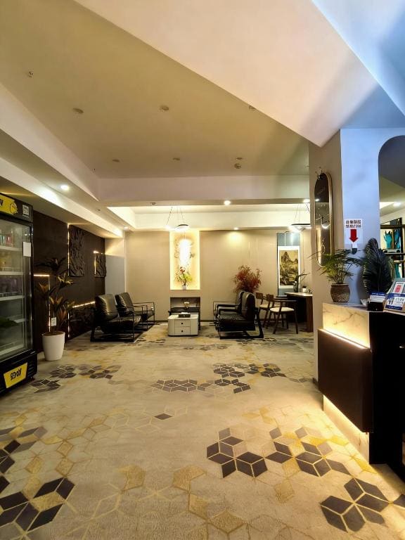 Infi Hotel Chongqing - View 4