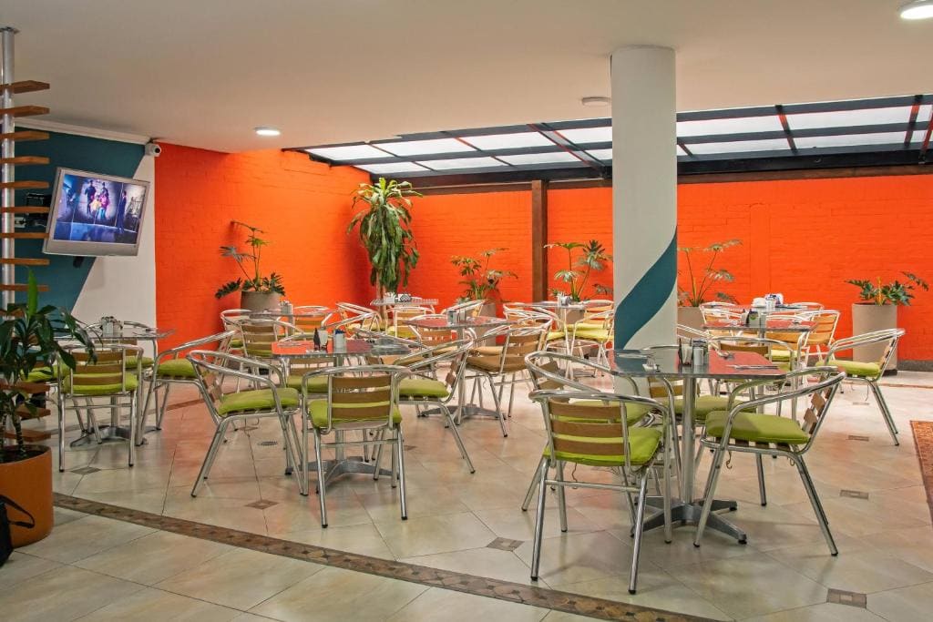 Hotel Regency Suites La Feria - View 5