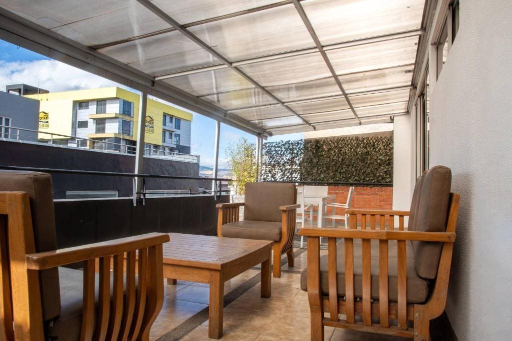 Hotel Regency Suites La Feria - View 7