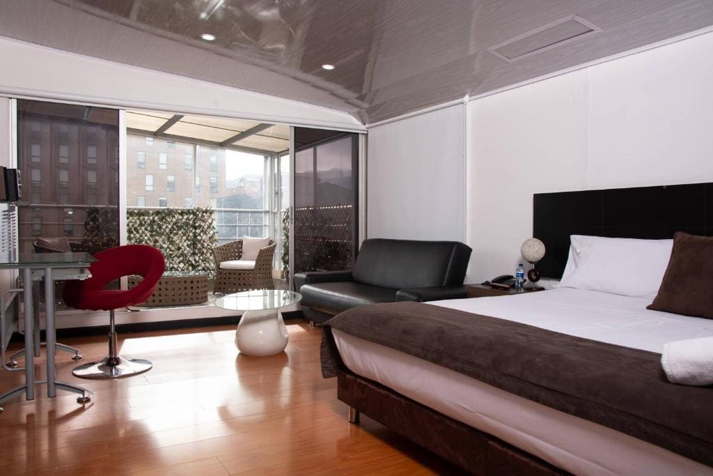 Hotel Regency Suites La Feria - View 2
