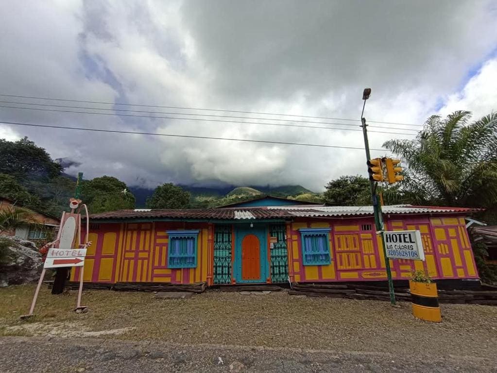 Hotel y Estadero Los Colores - Main view