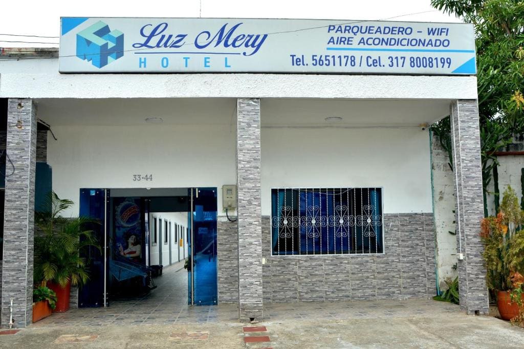 HOTEL LUZ MERY - Main view