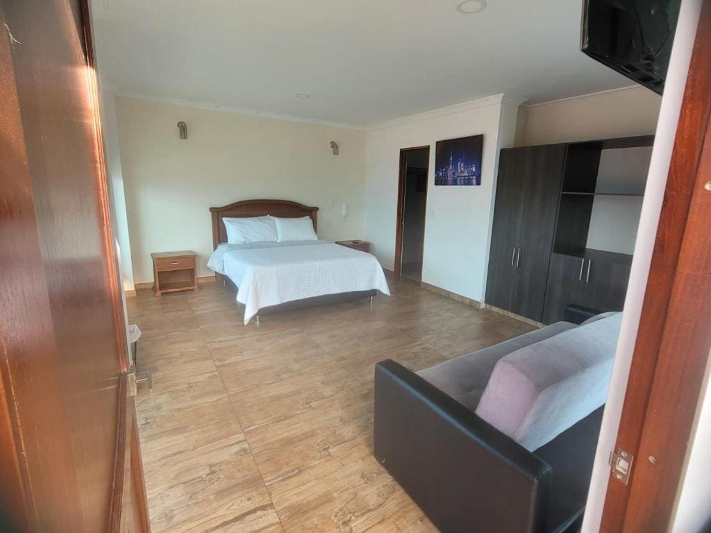 Hotel Santa Barbara - Main view