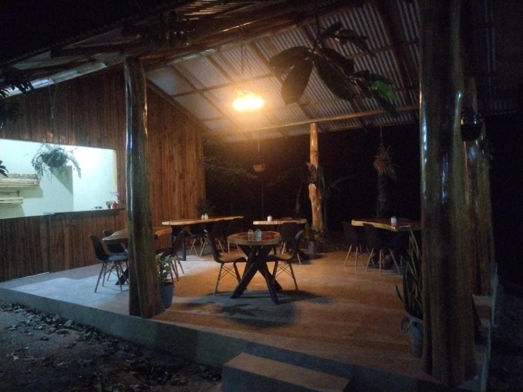 El Gecko Hotel & Tours - View 3