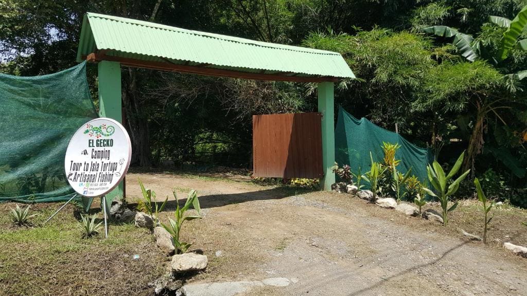 El Gecko Hotel & Tours - Main view