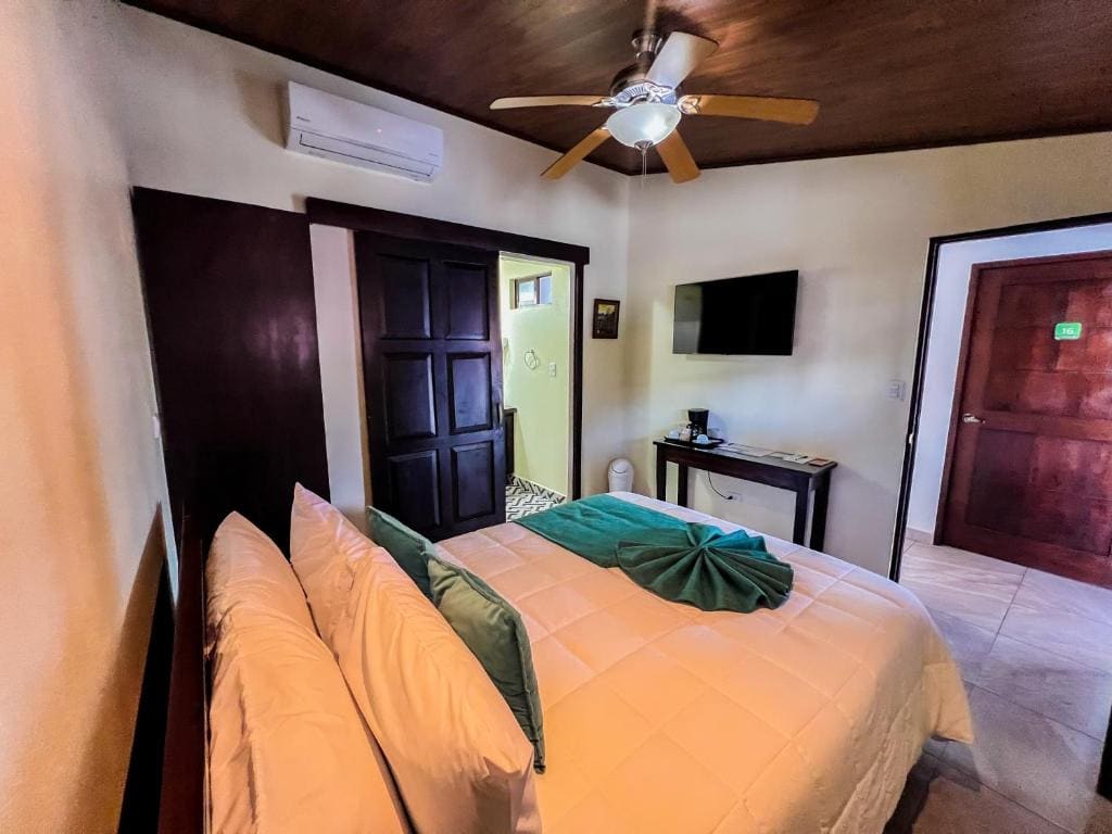La Fortuna Lodge by Treebu Hotels - View 2
