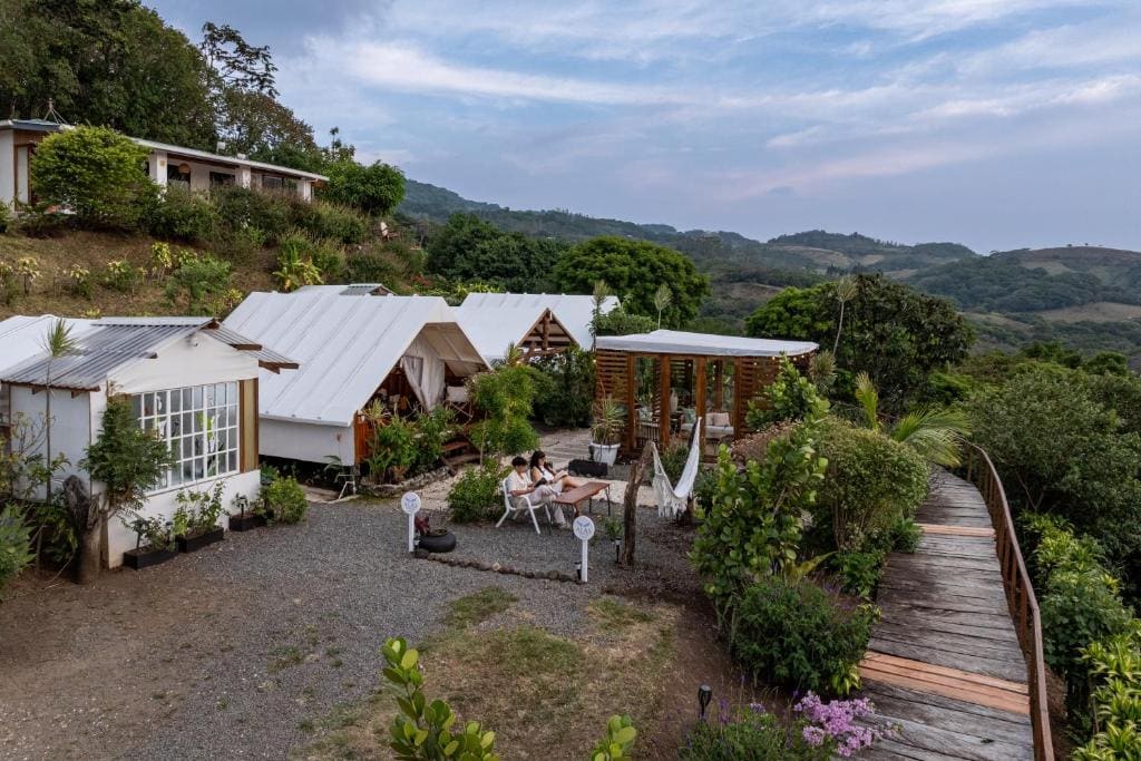 Monteverde Alas Glamping - Main view