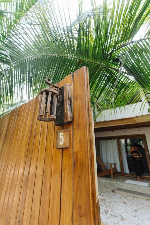Zeneidas Surf Garden - View 6