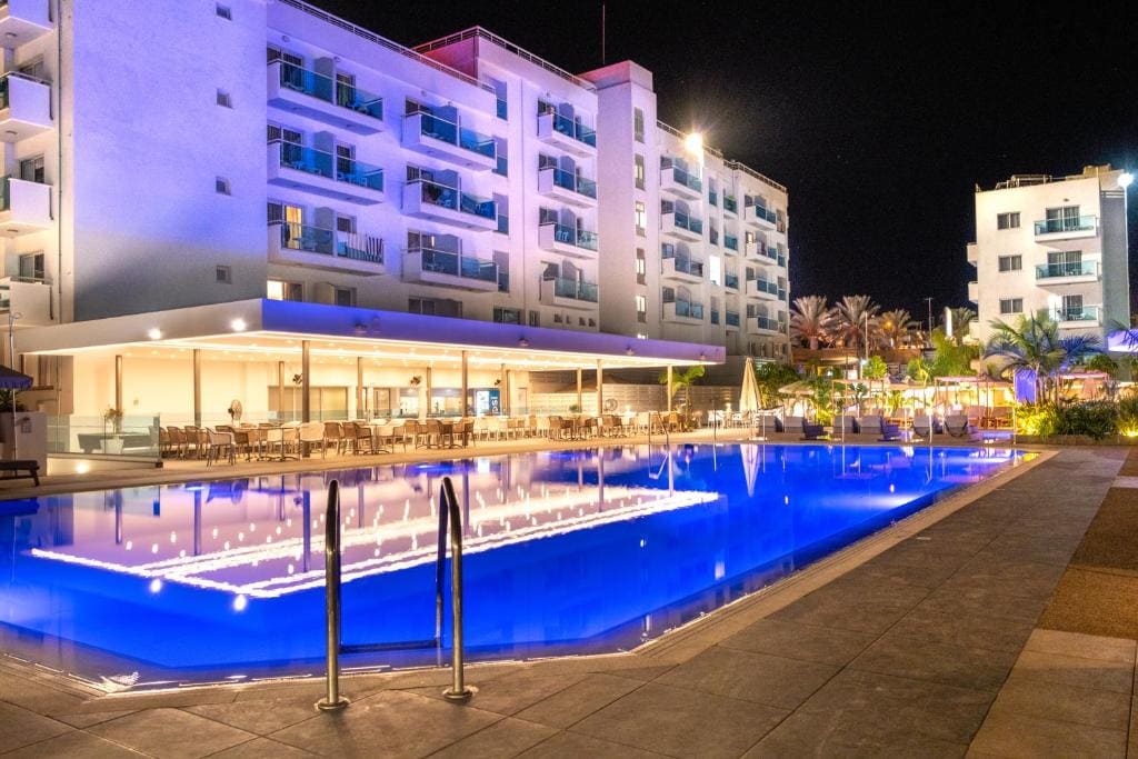 Kapetanios Bay Hotel Protaras - Main view