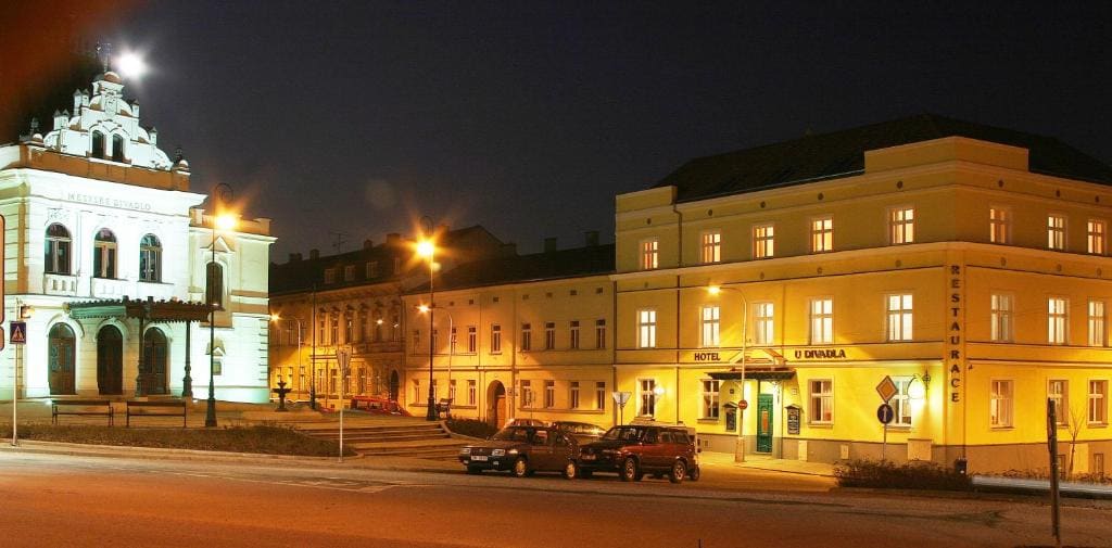 CORNER HOTEL U DIVADLA*** - ZNOJMO - Main view