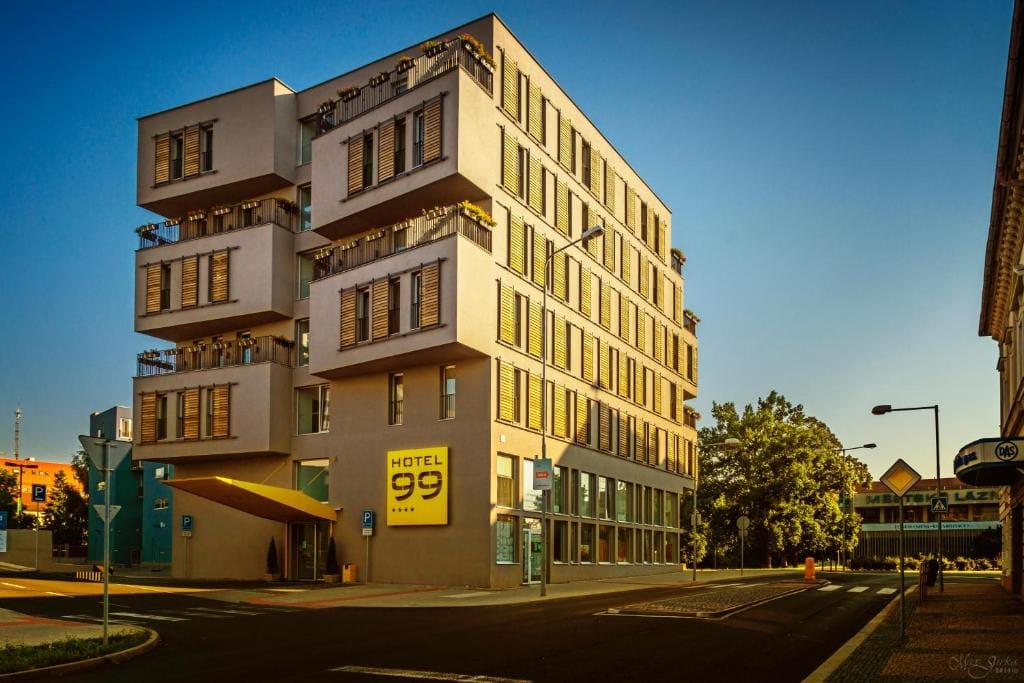 Hotel 99 - Main view