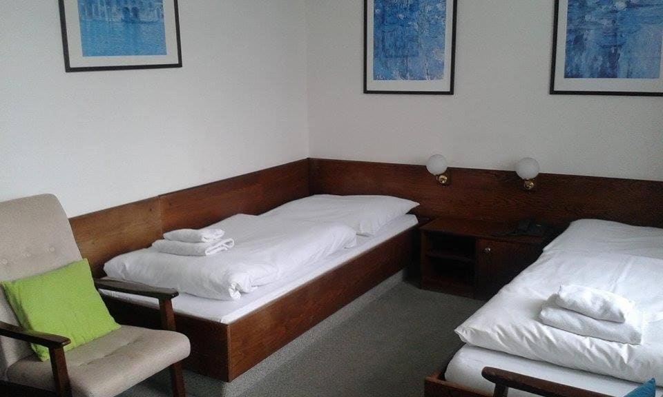 Hotel Saloon - View 7