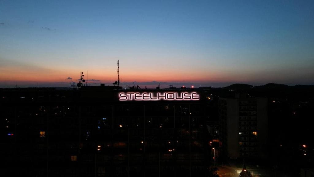 Hotel 527 — Vue principale