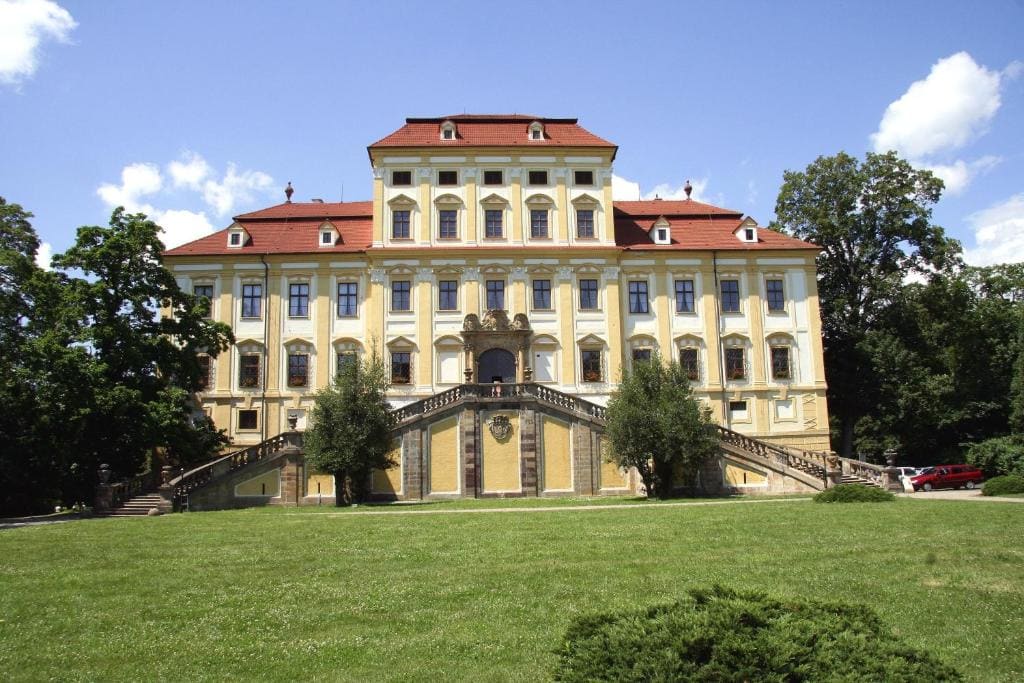 Zamek Cerveny Hradek - Main view