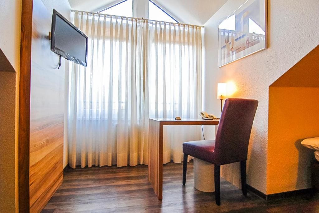 Adolphs Hotel - View 6