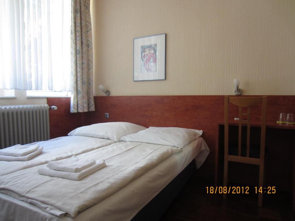 Altstadt Hotel Rheinblick - View 2