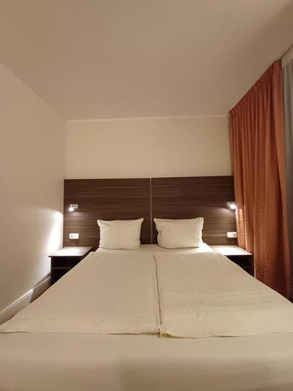 Hotel ARIANA Köln - View 5