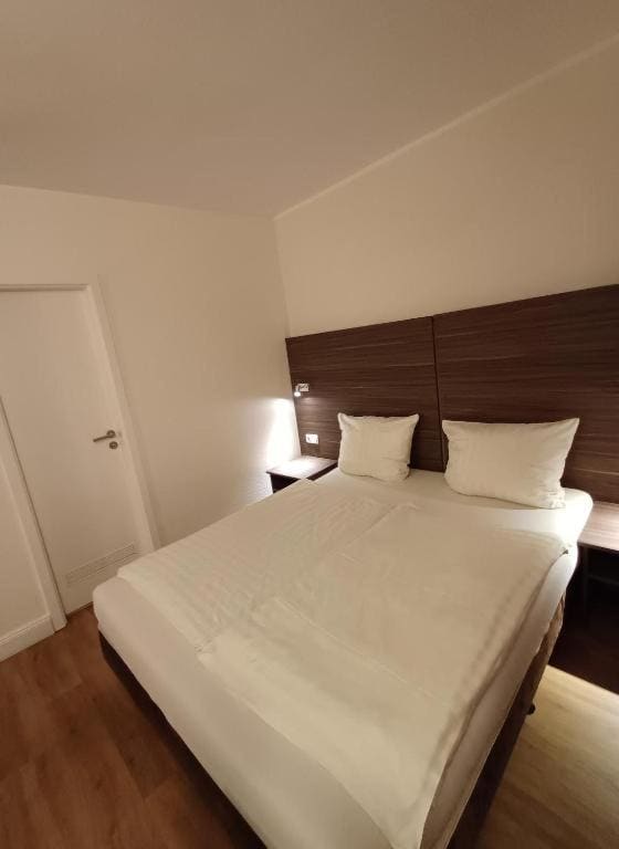 Hotel ARIANA Köln - View 6