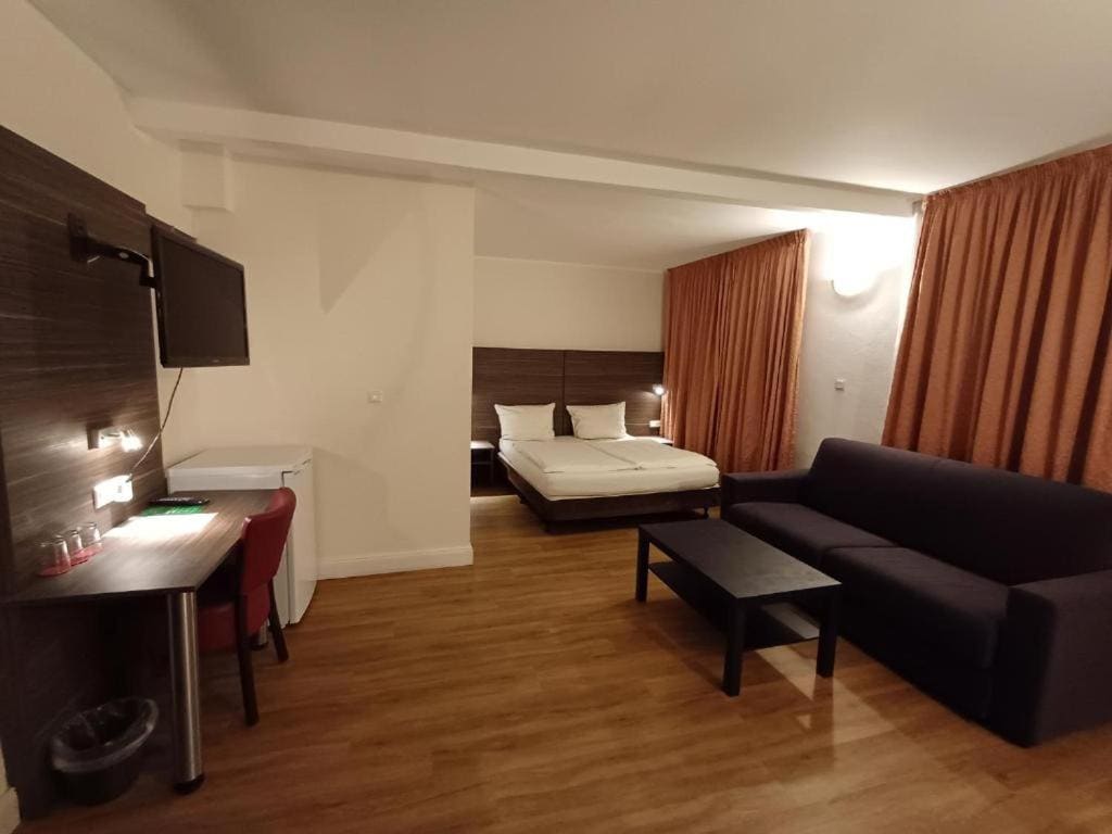 Hotel ARIANA Köln - View 3