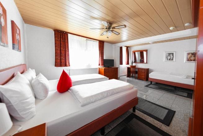 Hotel Avalon - View 2