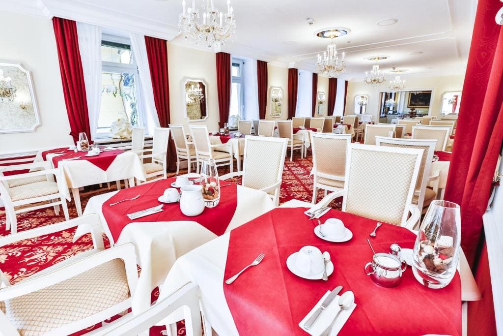 HELIOPARK Bad Hotel Zum Hirsch - View 4
