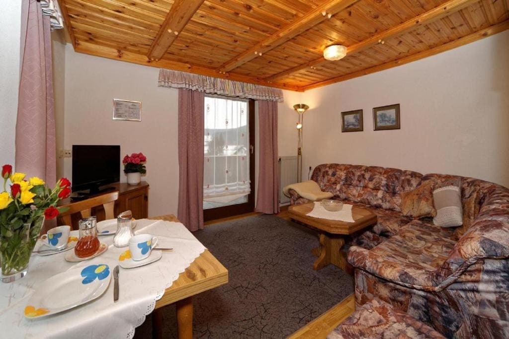 Berghof Pension und Ferienwohnungen - View 4