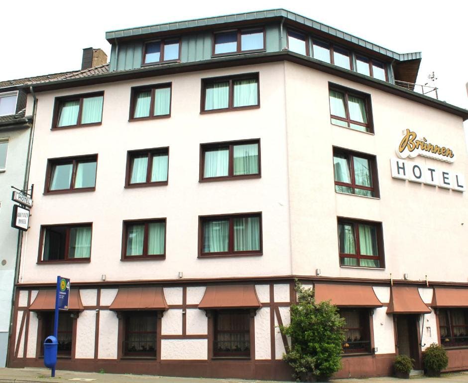 Brunnen Hotel - Main view