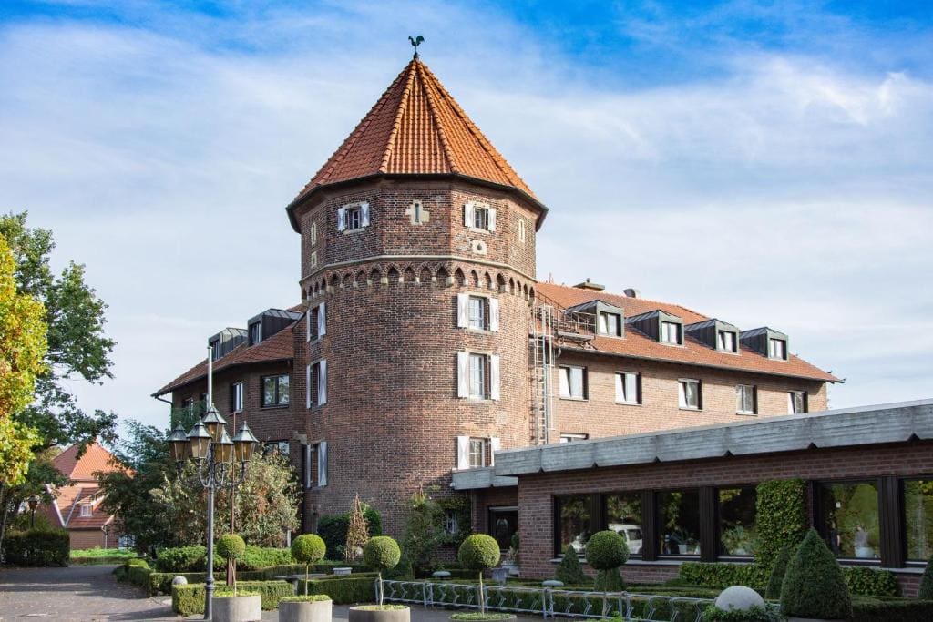 Burghotel Pass - Main view