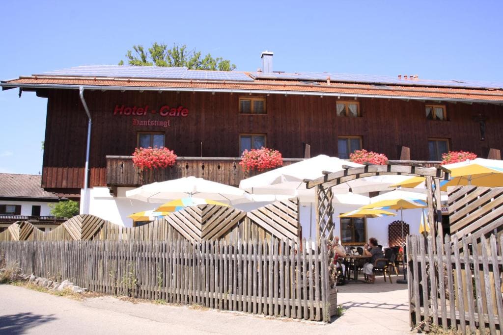 Hotel-Cafe Hanfstingl - Main view