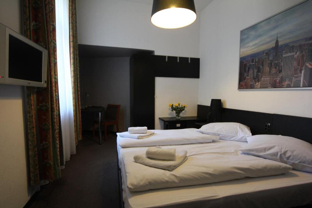 Carlton Hotel - View 2