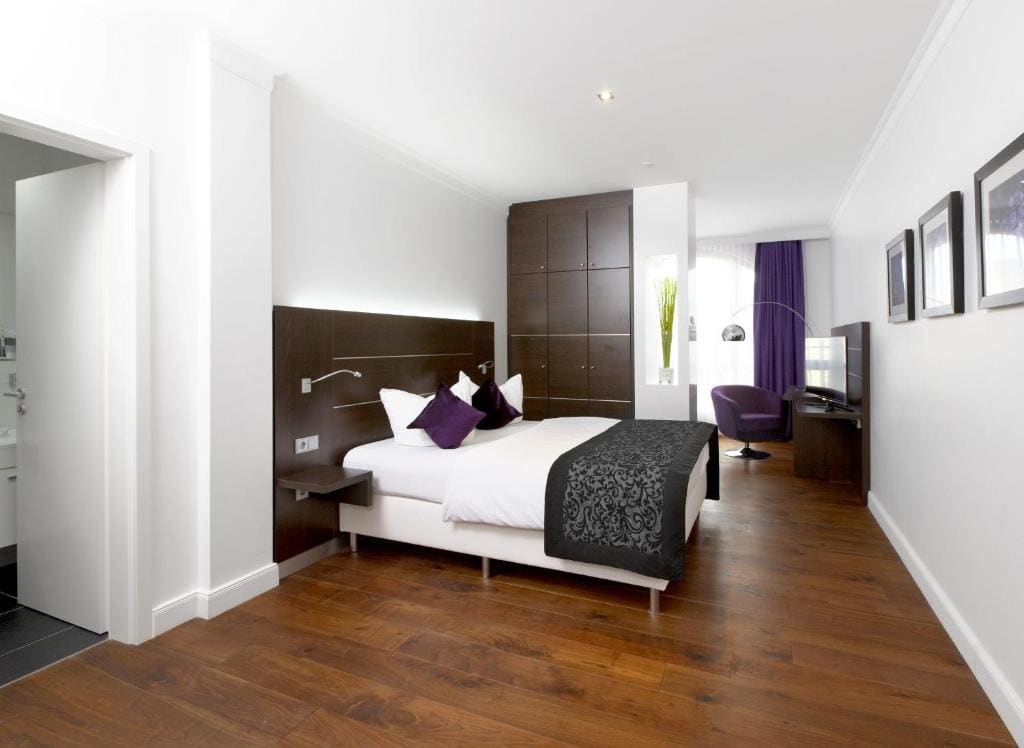 Central Hotel - View 7